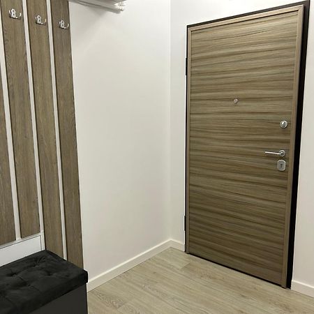Apartament Raira Κραϊόβα Εξωτερικό φωτογραφία
