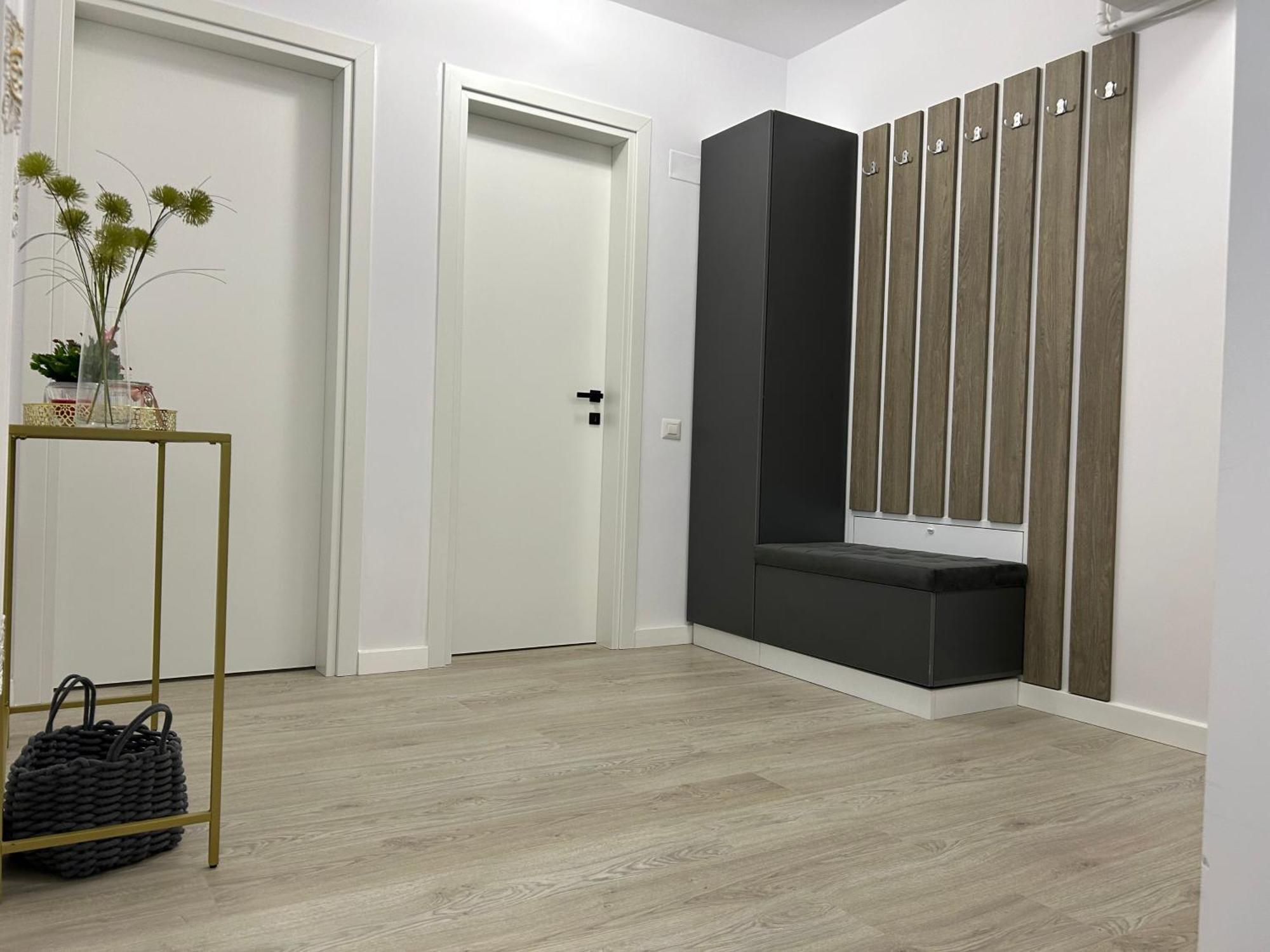 Apartament Raira Κραϊόβα Εξωτερικό φωτογραφία