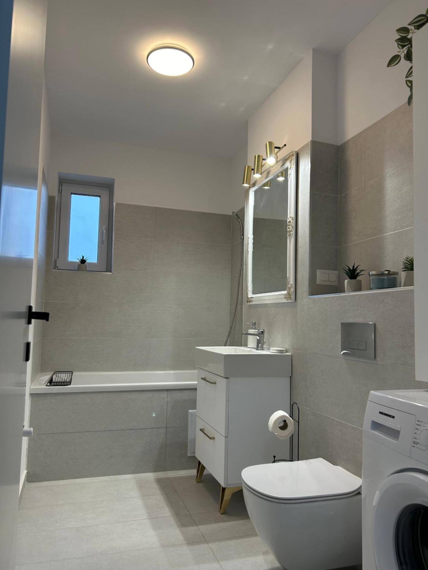 Apartament Raira Κραϊόβα Εξωτερικό φωτογραφία